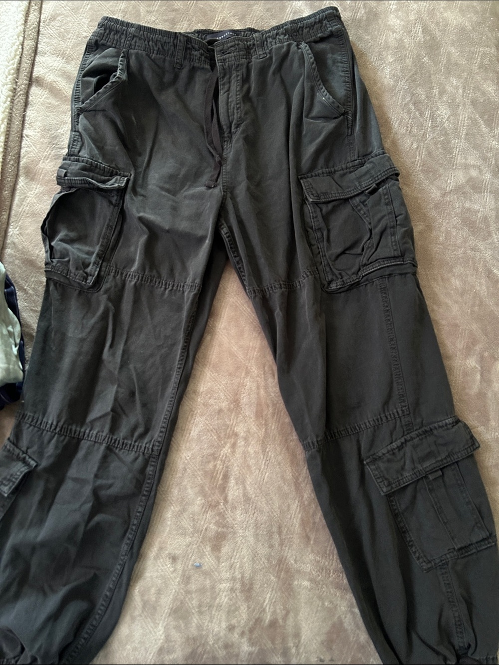 Aeropostale Black Cargo Pants with Multiple Pockets